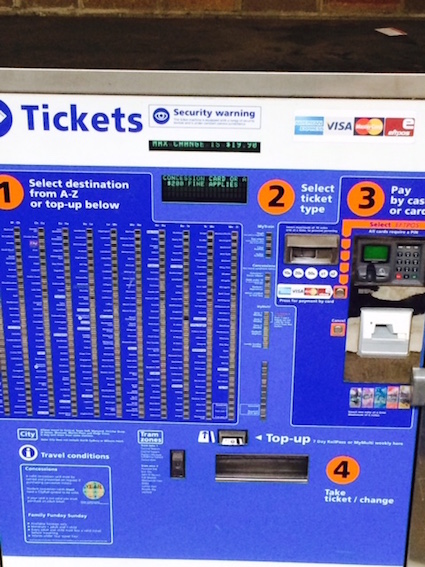 Un distributore di biglietti ferroviari a Sydney